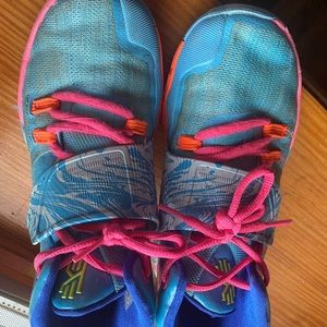 Nike Kyrie basketball sneakers. Youth size 3.